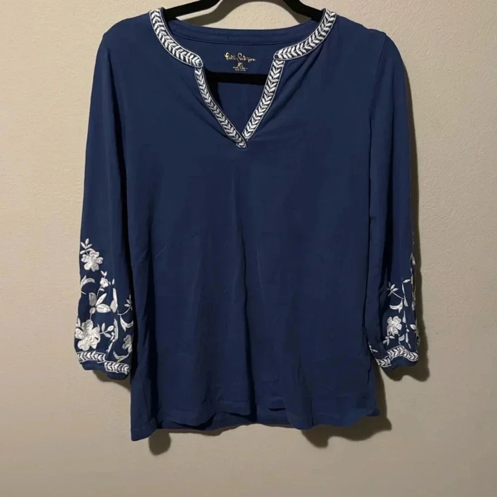 Lilly Pulitzer Blue Long Sleeve Blouse White Floral Embroidery Womens XS VNeck